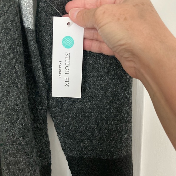 Sweater - Picture 7 of 7